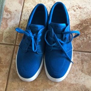 blue stefan janoski nike blue skater shoes. excellent conduction